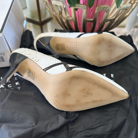 White House Black Market Diana White w Black Snake High Pump - Picture 4 of 8